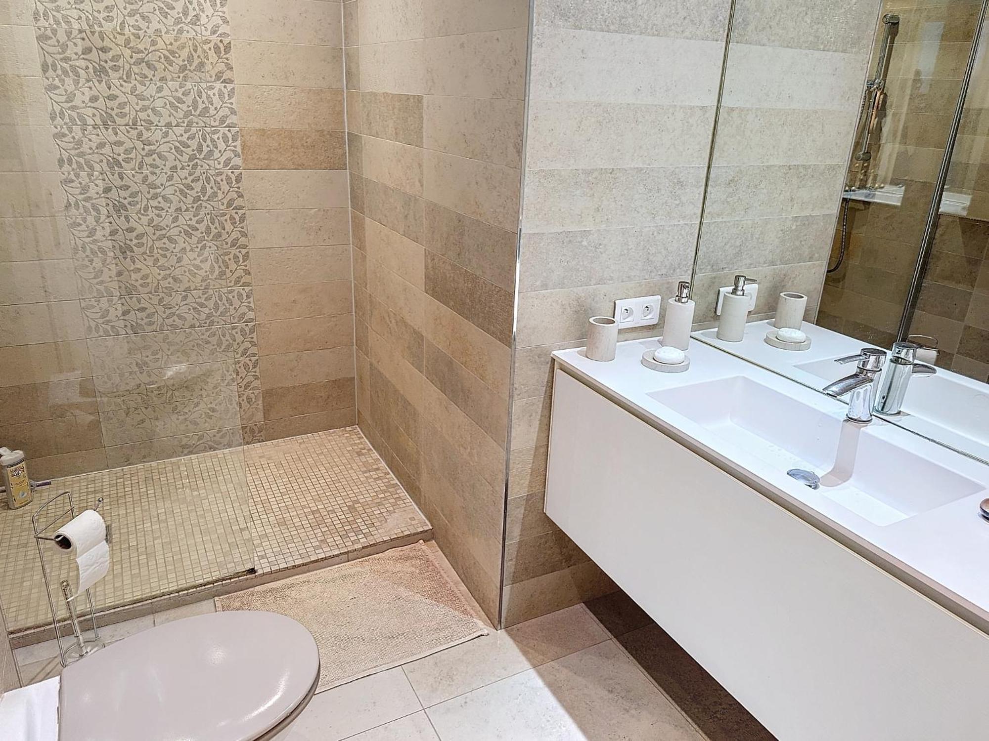 Apartment A Deux Pas Des Plages Piscine 346l Franchi Cannes
