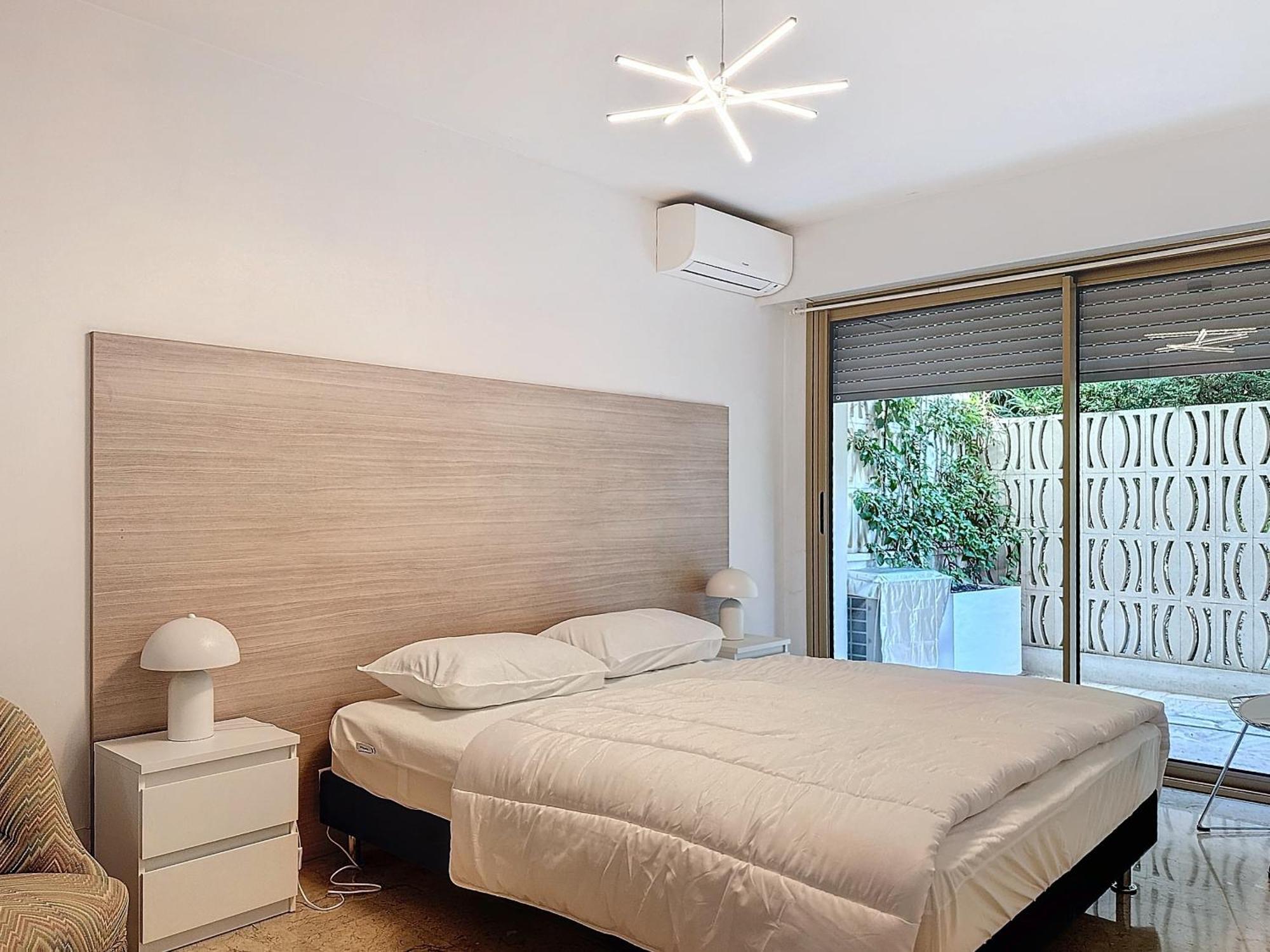 A Deux Pas Des Plages Piscine 346l Franchi Appartement Cannes