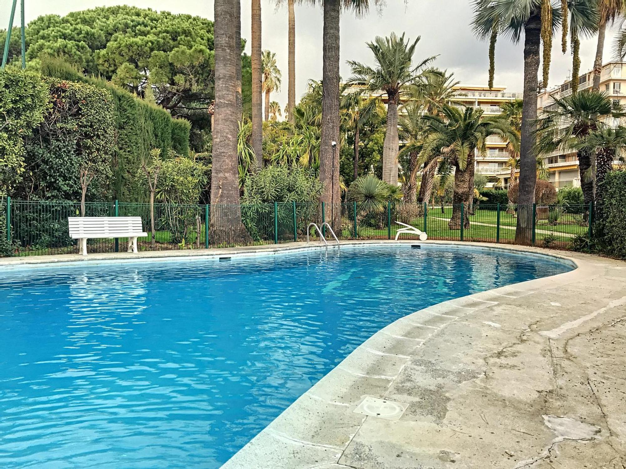 A Deux Pas Des Plages Piscine 346l Franchi Cannes